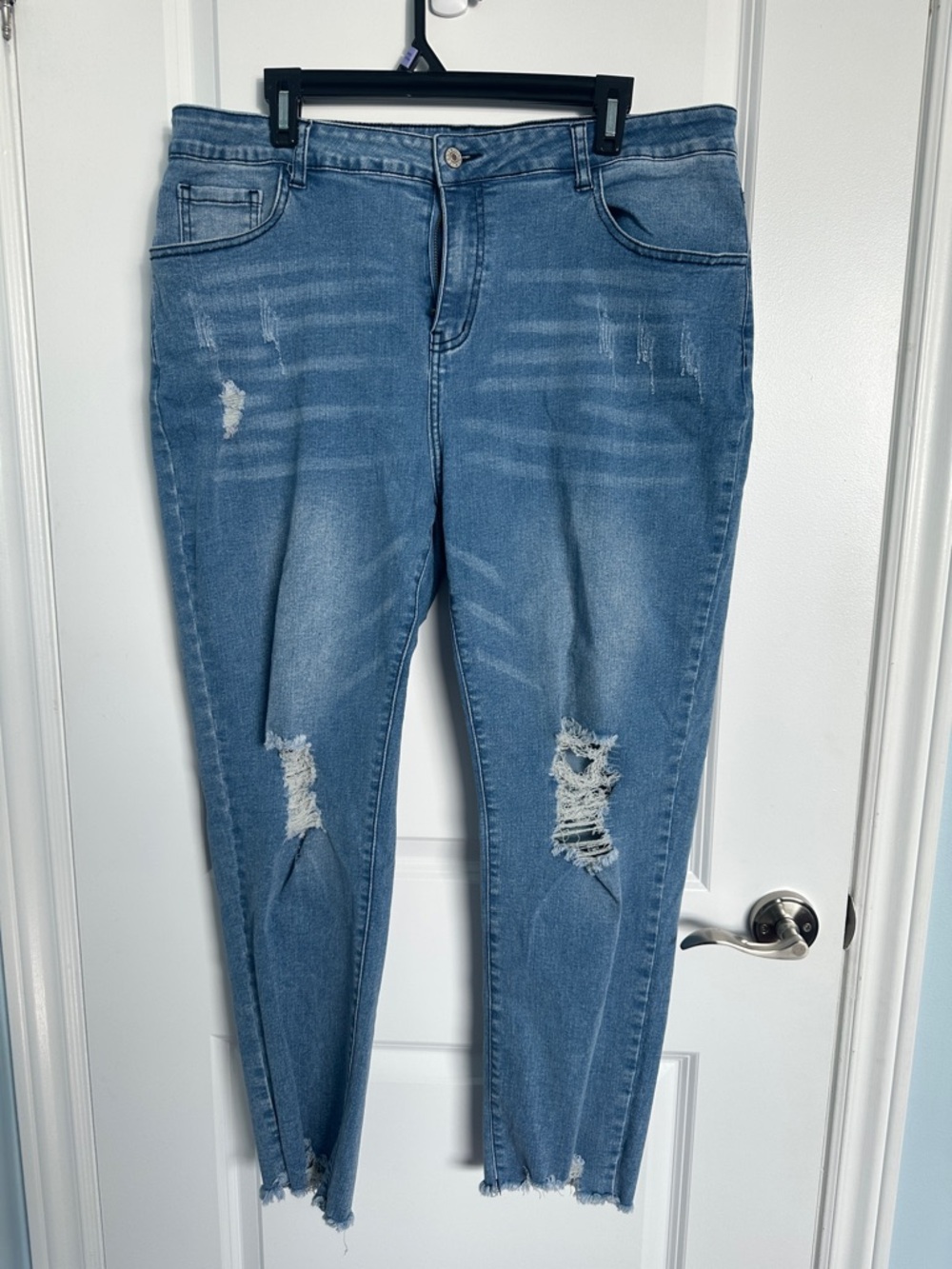 Women’s Distressed Blue Stretch Jeans